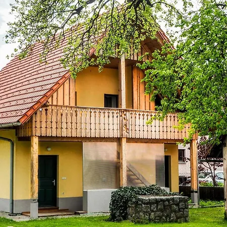 Apartma Beekeeping Kojek